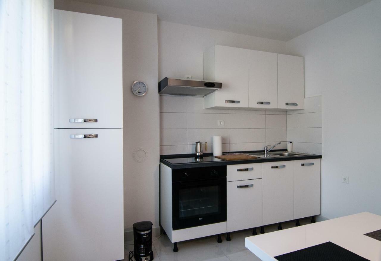 New Renovated Apartment 15 Min From Beach On Foot بولا المظهر الخارجي الصورة