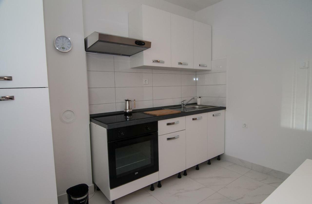 New Renovated Apartment 15 Min From Beach On Foot بولا المظهر الخارجي الصورة