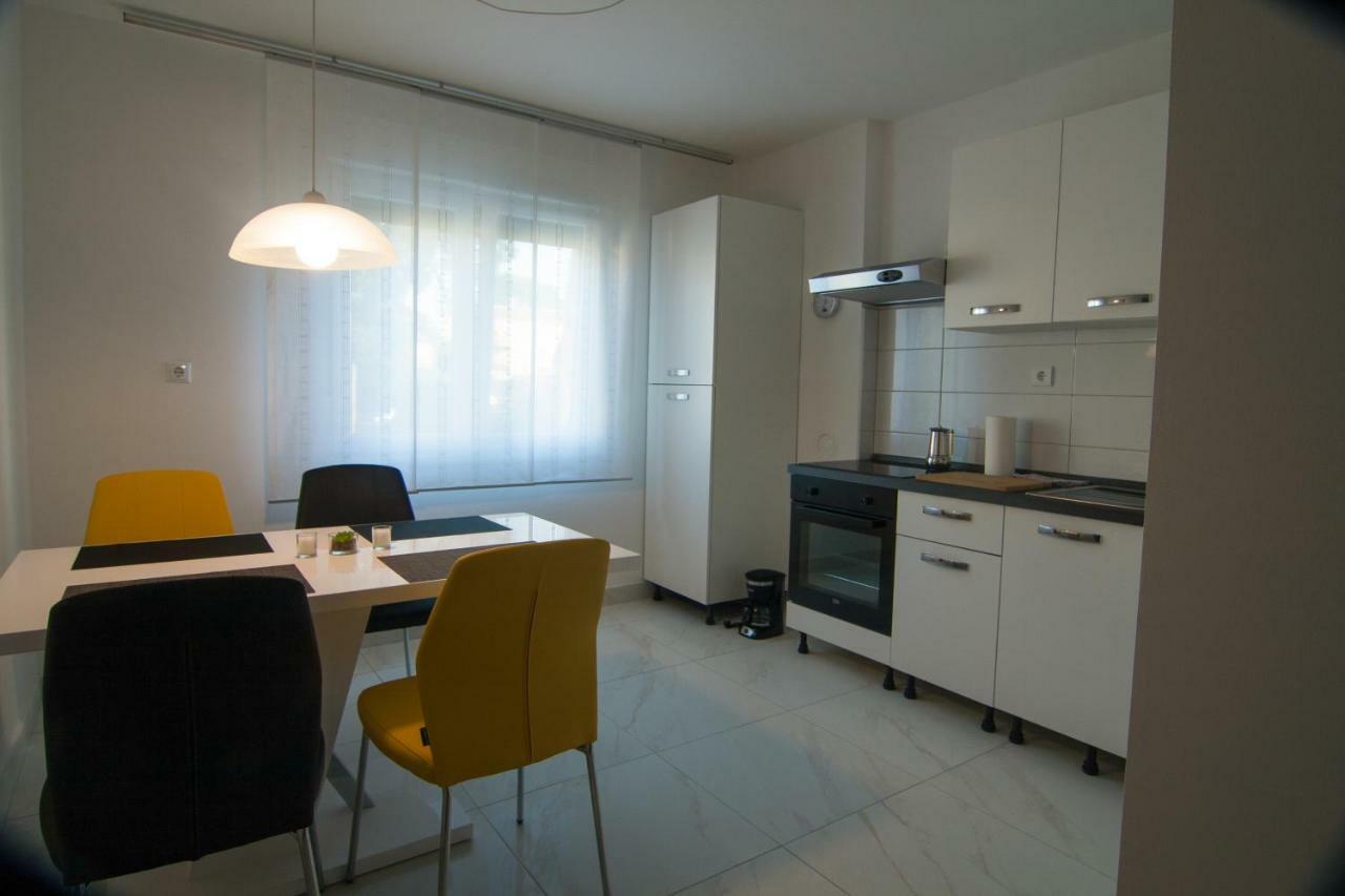 New Renovated Apartment 15 Min From Beach On Foot بولا المظهر الخارجي الصورة
