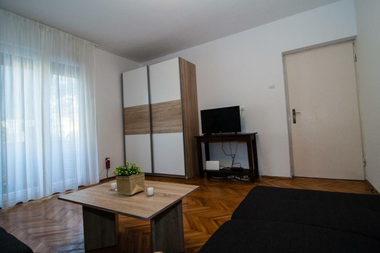 New Renovated Apartment 15 Min From Beach On Foot بولا المظهر الخارجي الصورة