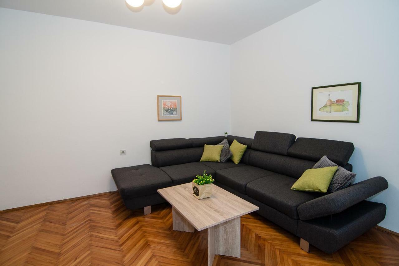 New Renovated Apartment 15 Min From Beach On Foot بولا المظهر الخارجي الصورة