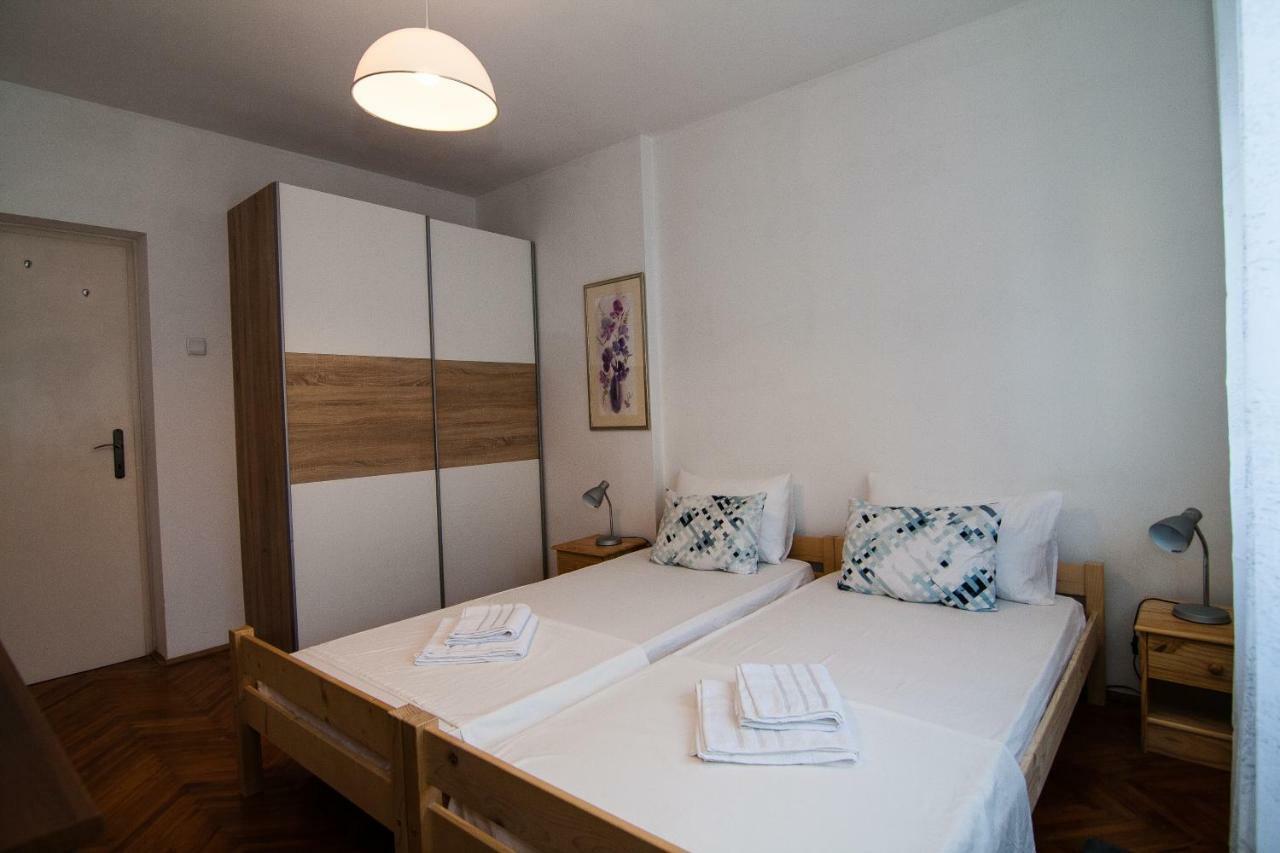 New Renovated Apartment 15 Min From Beach On Foot بولا المظهر الخارجي الصورة