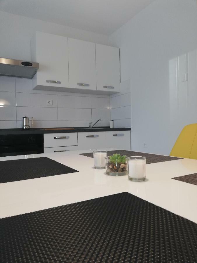 New Renovated Apartment 15 Min From Beach On Foot بولا المظهر الخارجي الصورة