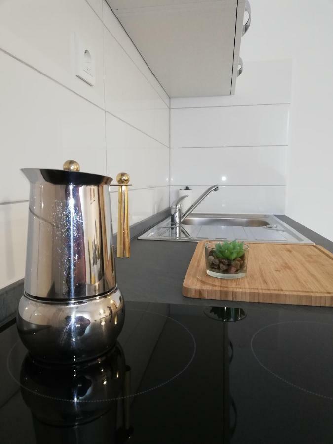 New Renovated Apartment 15 Min From Beach On Foot بولا المظهر الخارجي الصورة